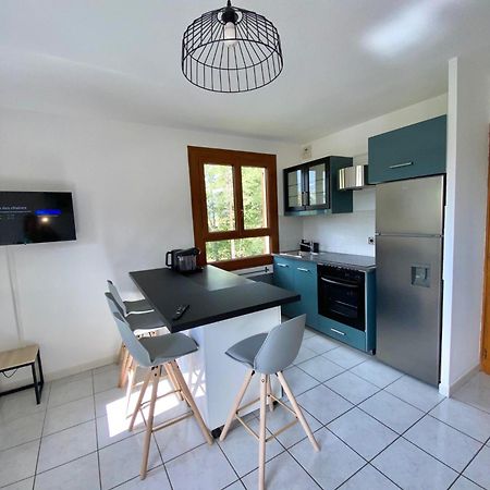 Appartement Situe A Cote Du Lac De Serre Poncon Saint-Sauveur  Eksteriør billede