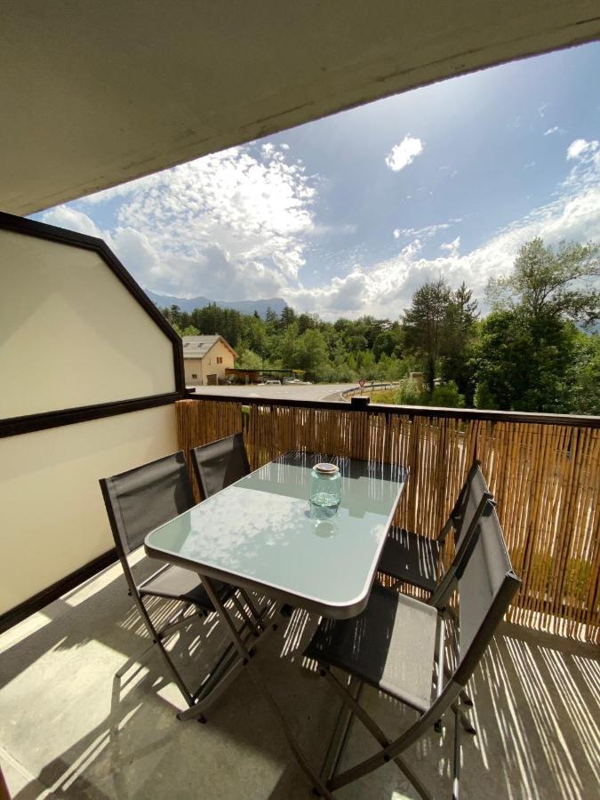 Appartement Situe A Cote Du Lac De Serre Poncon Saint-Sauveur  Eksteriør billede
