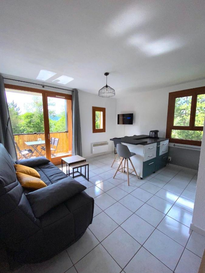 Appartement Situe A Cote Du Lac De Serre Poncon Saint-Sauveur  Eksteriør billede