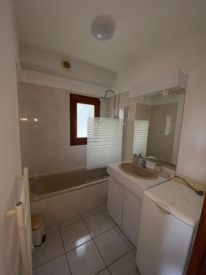 Appartement Situe A Cote Du Lac De Serre Poncon Saint-Sauveur  Eksteriør billede